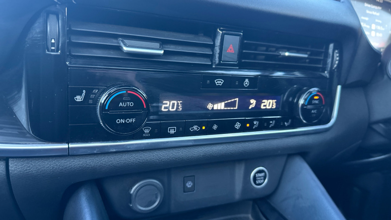 Nissan Qashqai 1.3 DiG-T MH Tekna 5dr Petrol Hatchback